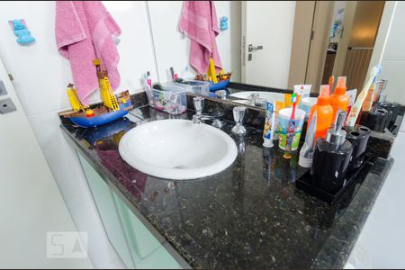 Casa de condomínio para alugar com 200m², 3 quartos e 3 vagasBanheiro