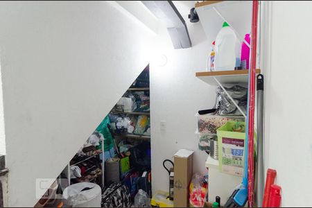 Casa de condomínio para alugar com 200m², 3 quartos e 3 vagasDeposito