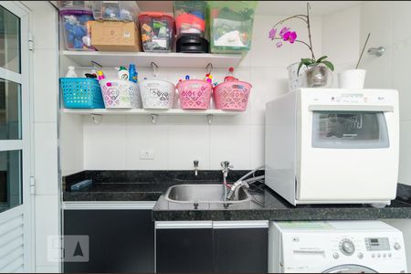 Casa de condomínio para alugar com 200m², 3 quartos e 3 vagasLavanderia