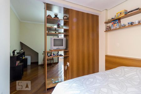 Casa à venda com 240m², 3 quartos e 2 vagasSuíte 2