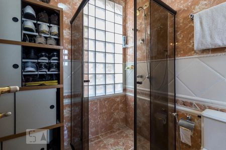 Casa à venda com 240m², 3 quartos e 2 vagasBanheiro da Suíte 1