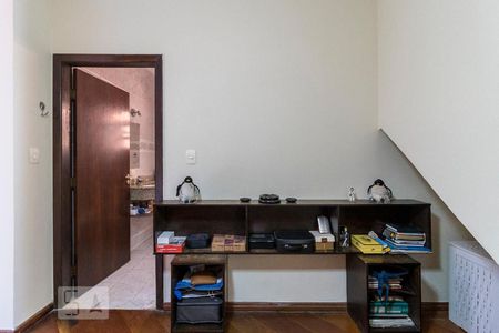 Casa à venda com 240m², 3 quartos e 2 vagasSuíte 2