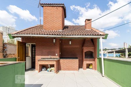 Casa à venda com 240m², 3 quartos e 2 vagasTerraço