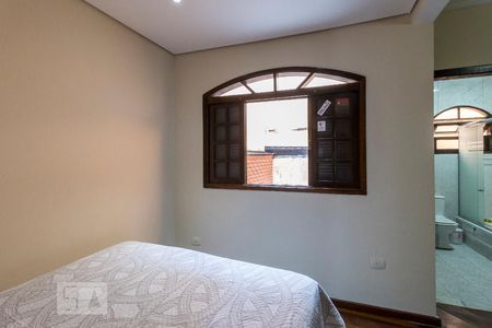 Casa à venda com 240m², 3 quartos e 2 vagasSuíte 3