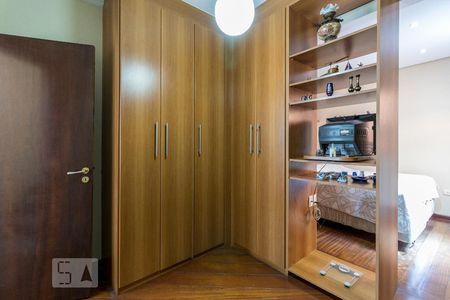 Casa à venda com 240m², 3 quartos e 2 vagasSuíte 2