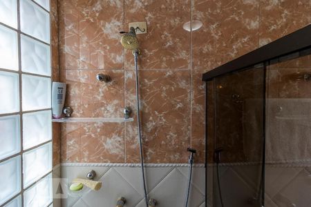 Casa à venda com 240m², 3 quartos e 2 vagasBanheiro da Suíte 1