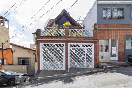 Casa à venda com 240m², 3 quartos e 2 vagasFachada