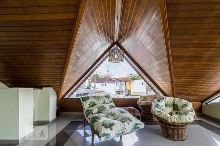 Casa à venda com 240m², 3 quartos e 2 vagasCobertura