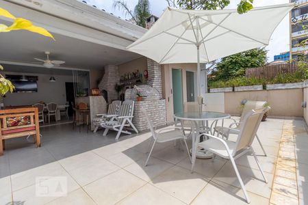 Casa para alugar com 170m², 3 quartos e sem vaga Casa para alugar com 170m², 3 quartos e sem vagaTerraço