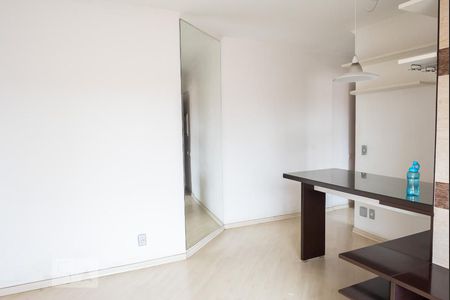 Sala de apartamento para alugar com 2 quartos, 51m² em Vila Bertioga, São Paulo