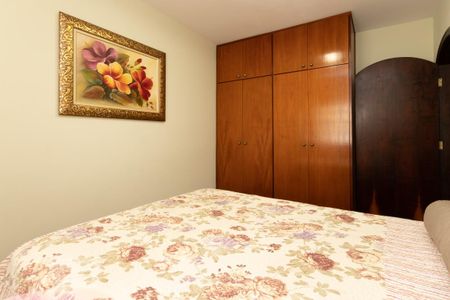 Casa à venda com 500m², 4 quartos e 7 vagas Casa à venda com 500m², 4 quartos e 7 vagasQuarto 2