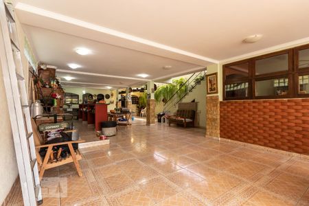 Casa à venda com 500m², 4 quartos e 7 vagas Casa à venda com 500m², 4 quartos e 7 vagasGaragem