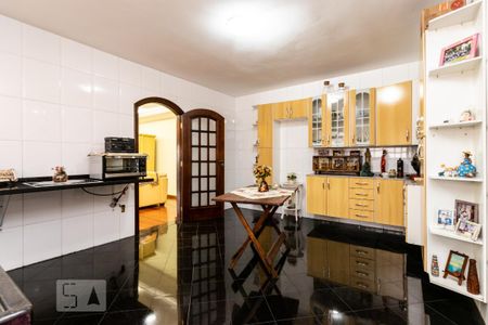 Casa à venda com 500m², 4 quartos e 7 vagas Casa à venda com 500m², 4 quartos e 7 vagasCozinha 2