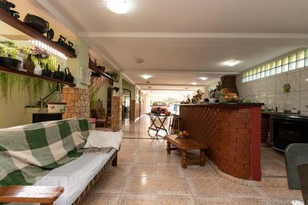 Casa à venda com 500m², 4 quartos e 7 vagas Casa à venda com 500m², 4 quartos e 7 vagasSala churrasqueira