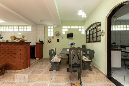 Casa à venda com 500m², 4 quartos e 7 vagas Casa à venda com 500m², 4 quartos e 7 vagasSala churrasqueira