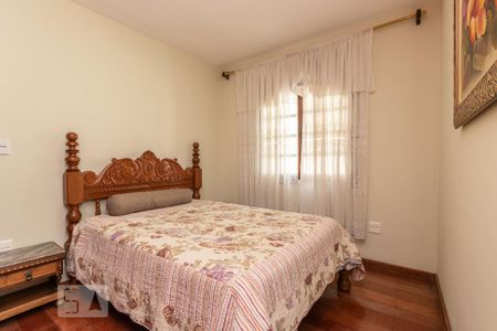 Casa à venda com 500m², 4 quartos e 7 vagas Casa à venda com 500m², 4 quartos e 7 vagasQuarto 2