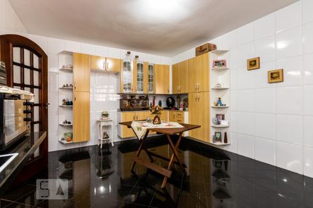 Casa à venda com 500m², 4 quartos e 7 vagas Casa à venda com 500m², 4 quartos e 7 vagasCozinha 2
