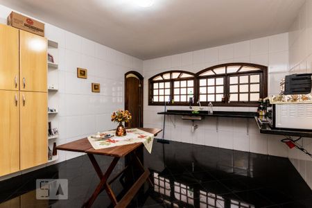 Casa à venda com 500m², 4 quartos e 7 vagas Casa à venda com 500m², 4 quartos e 7 vagasCozinha 2