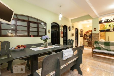 Casa à venda com 500m², 4 quartos e 7 vagas Casa à venda com 500m², 4 quartos e 7 vagasSala churrasqueira