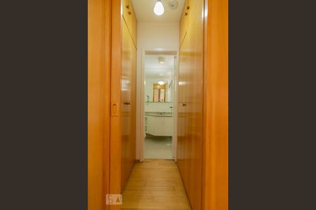 Apartamento à venda com 34m², 1 quarto e 1 vagaArmarios