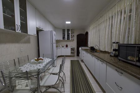 Casa à venda com 183m², 4 quartos e 3 vagasCozinha