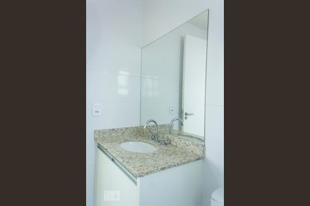 Apartamento para alugar com 90m², 3 quartos e 2 vagas Apartamento para alugar com 90m², 3 quartos e 2 vagasDetalhes do banheiro