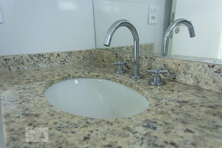 Apartamento para alugar com 90m², 3 quartos e 2 vagas Apartamento para alugar com 90m², 3 quartos e 2 vagasDetalhes do banheiro