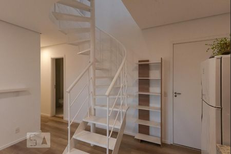 Escada de apartamento para alugar com 2 quartos, 100m² em Jardim Paranapanema, Campinas