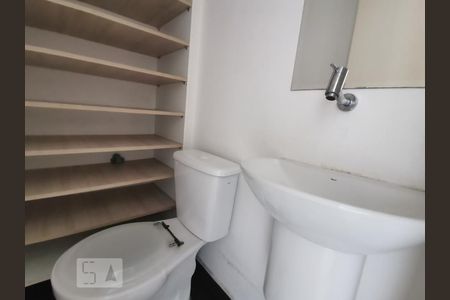 Apartamento para alugar com 67m², 2 quartos e 2 vagasBanheiro