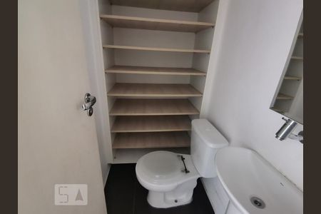 Apartamento para alugar com 67m², 2 quartos e 2 vagasBanheiro