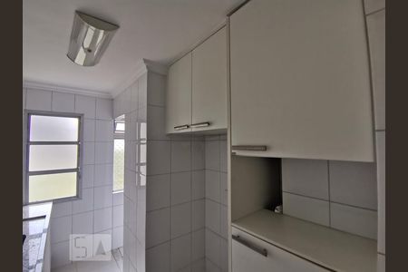 Cozinha de apartamento para alugar com 2 quartos, 67m² em Vila Suzana, São Paulo