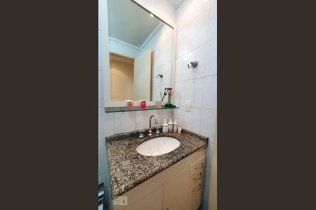 Apartamento à venda com 60m², 2 quartos e 2 vagasBanheiro Corredor