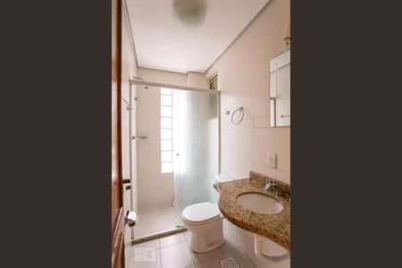 Banheiro de apartamento para alugar com 2 quartos, 90m² em Menino Deus, Porto Alegre