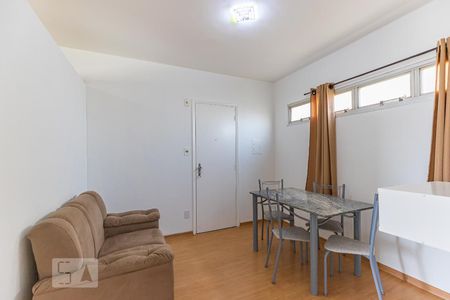 Sala de kitnet/studio para alugar com 1 quarto, 42m² em Centro, Campinas
