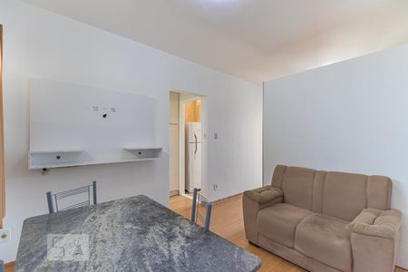 Sala de kitnet/studio para alugar com 1 quarto, 42m² em Centro, Campinas