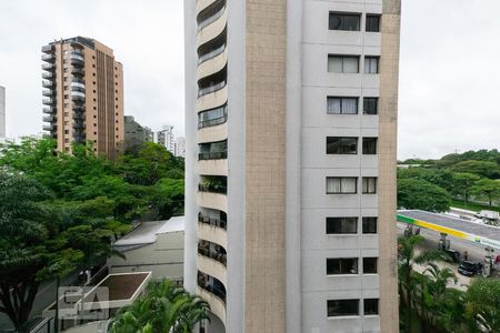 Apartamento para alugar com 223m², 3 quartos e 4 vagas Apartamento para alugar com 223m², 3 quartos e 4 vagasVista