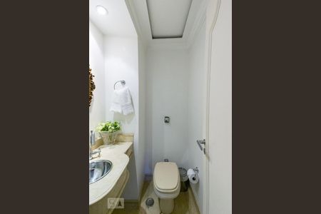 Apartamento para alugar com 223m², 3 quartos e 4 vagas Apartamento para alugar com 223m², 3 quartos e 4 vagasLavabo