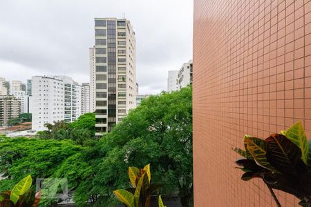 Apartamento para alugar com 223m², 3 quartos e 4 vagas Apartamento para alugar com 223m², 3 quartos e 4 vagasVista