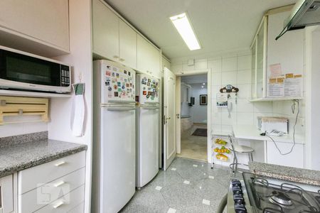 Apartamento para alugar com 223m², 3 quartos e 4 vagas Apartamento para alugar com 223m², 3 quartos e 4 vagasCozinha