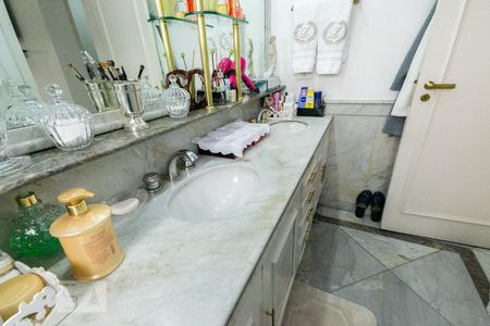 Apartamento para alugar com 223m², 3 quartos e 4 vagas Apartamento para alugar com 223m², 3 quartos e 4 vagasBanheiro do Quarto 1 - Torneiras