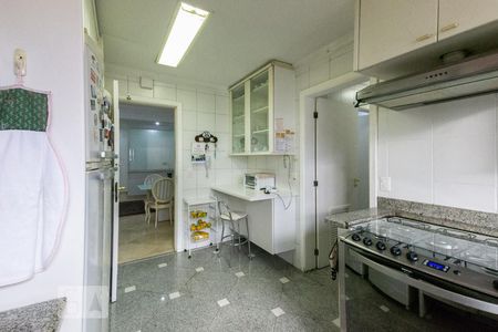 Apartamento para alugar com 223m², 3 quartos e 4 vagas Apartamento para alugar com 223m², 3 quartos e 4 vagasCozinha