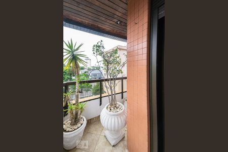 Apartamento para alugar com 223m², 3 quartos e 4 vagas Apartamento para alugar com 223m², 3 quartos e 4 vagasVaranda