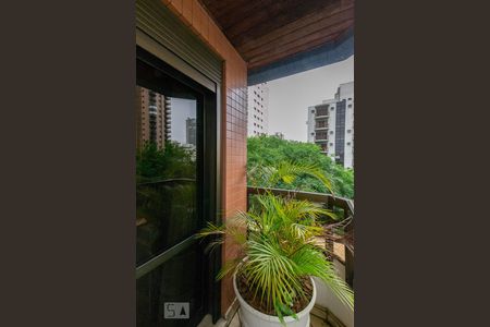 Apartamento para alugar com 223m², 3 quartos e 4 vagas Apartamento para alugar com 223m², 3 quartos e 4 vagasVaranda