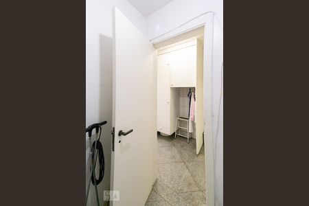 Apartamento para alugar com 223m², 3 quartos e 4 vagas Apartamento para alugar com 223m², 3 quartos e 4 vagasQuarto de Serviço 1