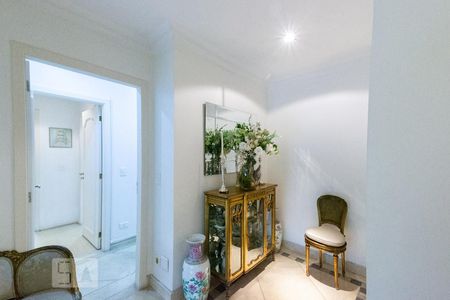 Apartamento para alugar com 223m², 3 quartos e 4 vagas Apartamento para alugar com 223m², 3 quartos e 4 vagasCorredor