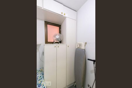 Apartamento para alugar com 223m², 3 quartos e 4 vagas Apartamento para alugar com 223m², 3 quartos e 4 vagasQuarto de Serviço 1