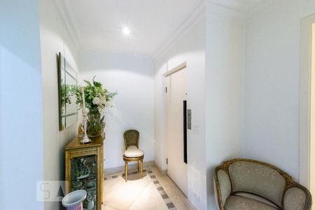 Apartamento para alugar com 223m², 3 quartos e 4 vagas Apartamento para alugar com 223m², 3 quartos e 4 vagasCorredor