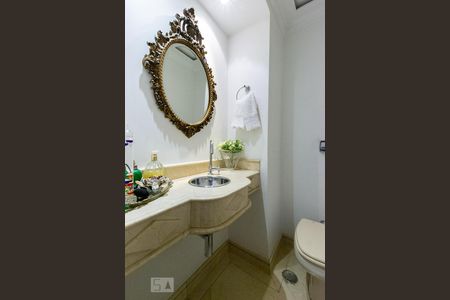 Apartamento para alugar com 223m², 3 quartos e 4 vagas Apartamento para alugar com 223m², 3 quartos e 4 vagasLavabo