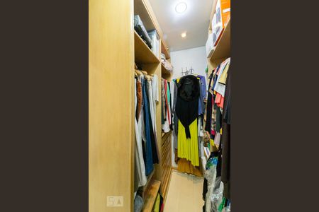 Apartamento para alugar com 223m², 3 quartos e 4 vagas Apartamento para alugar com 223m², 3 quartos e 4 vagasCloset