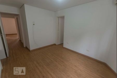 Suíte de casa à venda com 5 quartos, 200m² em Vila Progredior, São Paulo